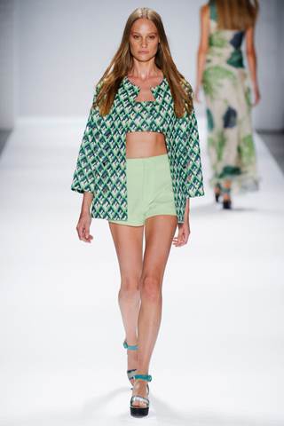 Queeny van der Zande shows NY S/S 2014 Vivienne Tam